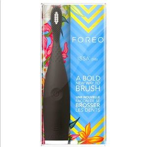 💥SOLD💥 Foreo Issa Play Toothbrush - Black